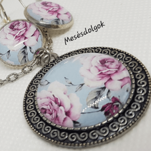 Üveglencsés ékszerkészítés