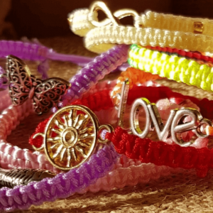 Fonott karkötő készítés