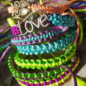 Fonott karkötő készítés